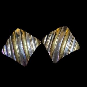 Recovered vintage diamond-shaped Clip On with a striped pattern two tone 20